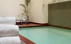 Gardi Hotel & Suites